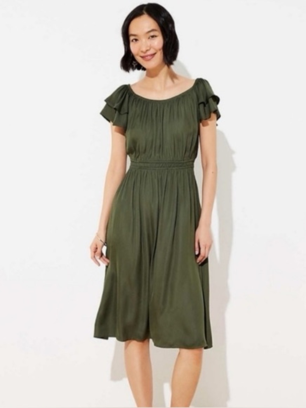 LOFT Olive Green Midi Dress.
Satin flutter ruffle sleeves size 18